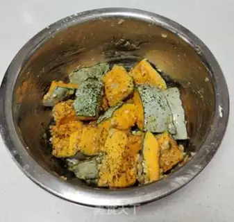 Make Pumpkin with garlic step 2
