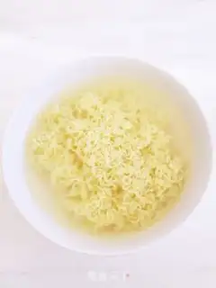 Make Spilled noodles step 2