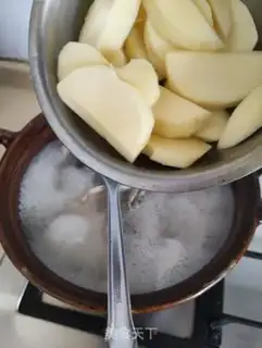 Make Pumpkin apple bone soup step 4