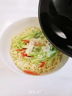 Make Spilled noodles step 5