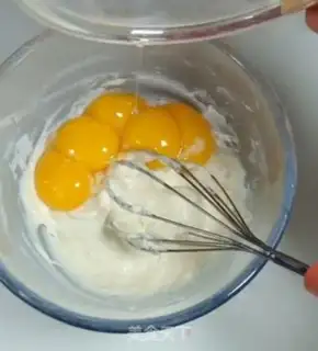 Make Butter cupcakes step 4