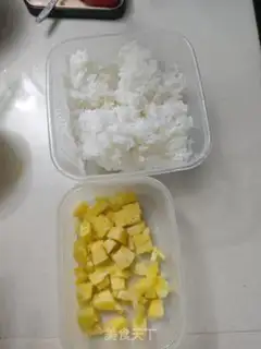 Make Pineapple rice step 4