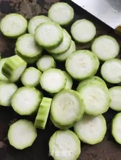 Make Black melon chicken bone soup step 2