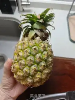 Make Pineapple curry rice step 0