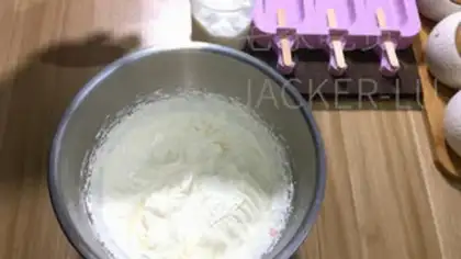 Make Cream cream, easy to do, cold heart, cool summer。 step 1