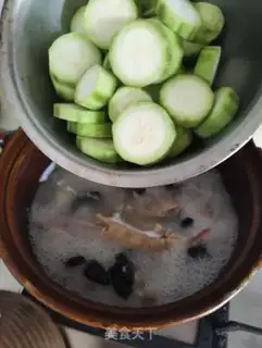 Make Black melon chicken bone soup step 6