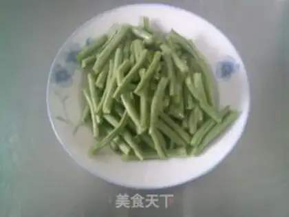 Make Pickles with beans and whips step 4