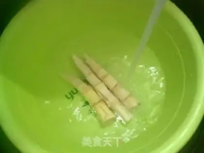 Make Pickles with beans and whips step 5