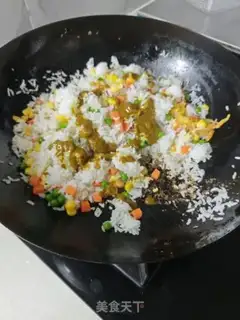 Make Pineapple curry rice step 9
