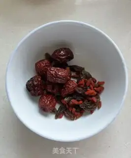 Make Silver-eared dates step 1