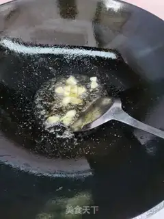 Make Garlic cuisine step 2