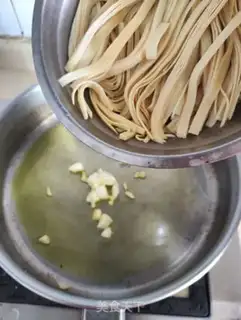 Make Thousands of fried celery step 2