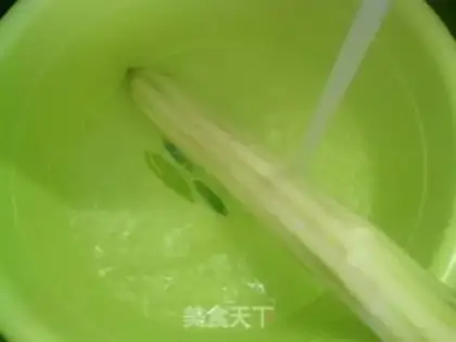 Make ♪ The oil triangle will burn the ribs ♪ step 1