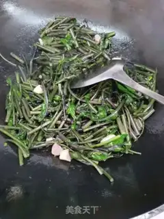 Make Garlic cuisine step 5