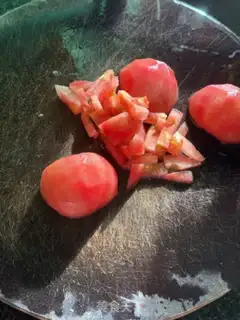 Make Tomato curry chickens and twilight noodles step 3