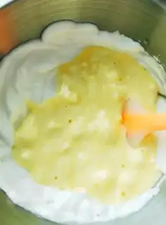 Make Onion pine roll step 11