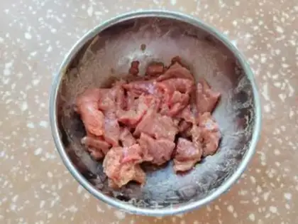 Make Tomato beef fried eggs step 0