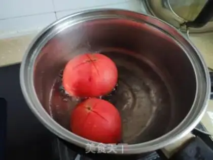 Make Tomato beef fried eggs step 1