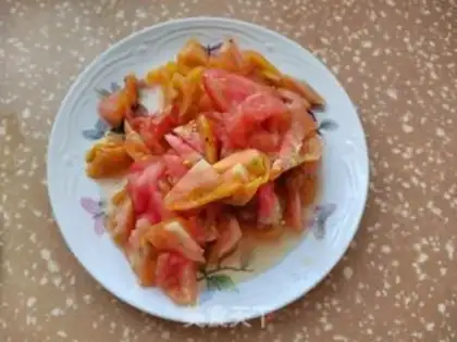 Make Tomato beef fried eggs step 2