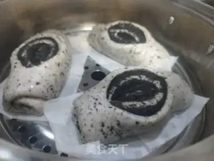Make Black and sesame buns step 10