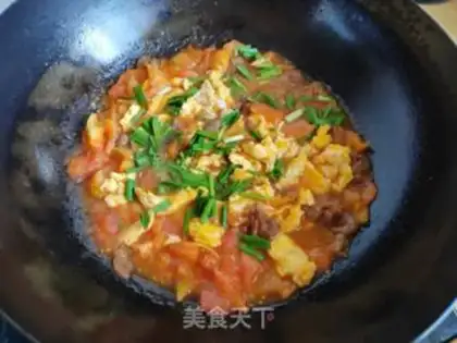 Make Tomato beef fried eggs step 8