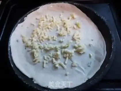 Make Hand-held banana pizza step 1