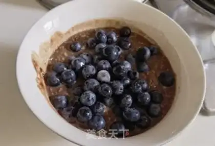 Make Coco blueberry oatmeal bowl step 5