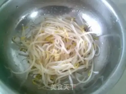 Make ♪ ♪ With a green bean bud ♪ step 5