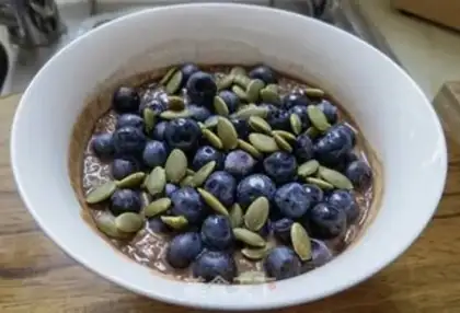 Make Coco blueberry oatmeal bowl step 6
