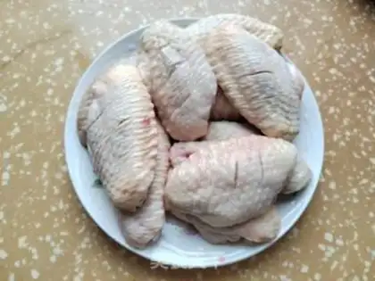 Make Potato steamed chicken wings step 0