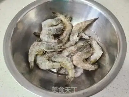 Make cucumber shrimp step 0
