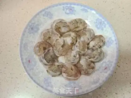 Make cucumber shrimp step 1