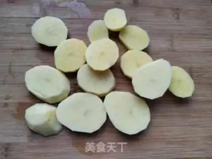 Make Potato steamed chicken wings step 3