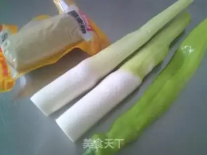 Make The green peppers are white, the round-shell chickens step 0