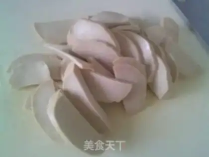 Make The green peppers are white, the round-shell chickens step 2