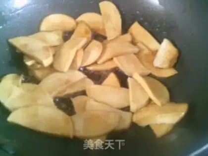 Make The green peppers are white, the round-shell chickens step 6