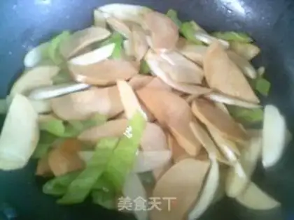 Make The green peppers are white, the round-shell chickens step 7
