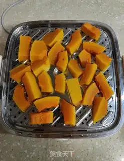 Make Pumpkin buns step 1