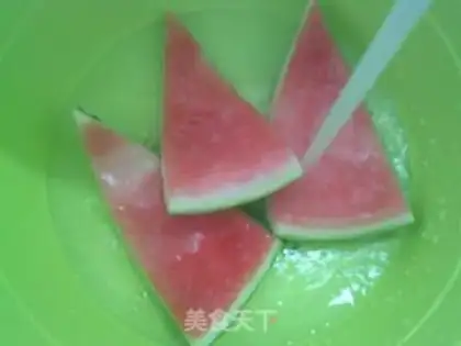 Make Round clams and watermelon peels step 1