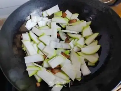 Make Snack-meat shrimp soup step 4
