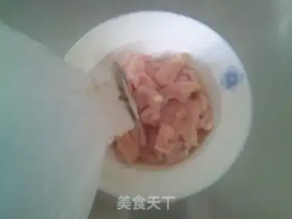 Make Watermelon peeled chicken chest step 2