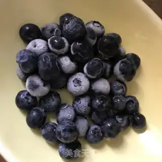 Make Blueberry flamingo juice step 0