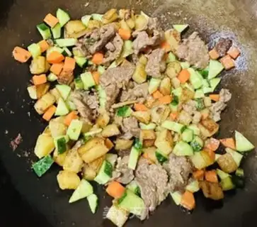 Make Beef fried potatoes step 3