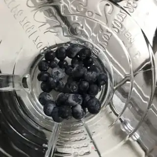 Make Blueberry flamingo juice step 3