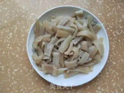 Make Four seasons of bean-skinned pork step 4