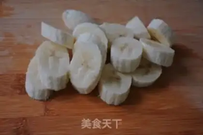 Make Banana shake step 1