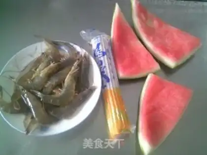 Make Shrimp board and watermelon peel step 0