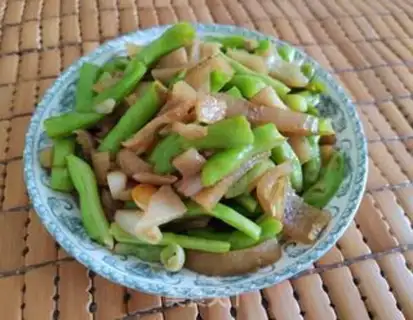 Make Four seasons of bean-skinned pork step 11