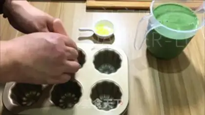 Make Creiro with tea and cream step 10