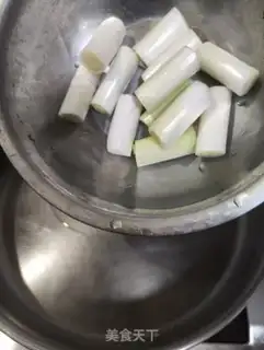 Make Black pepper sea salt fried onions step 2